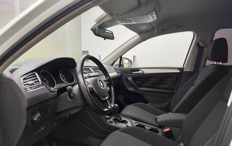 Volkswagen Tiguan II, 2020 год, 2 399 000 рублей, 20 фотография