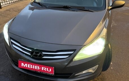 Hyundai Solaris II рестайлинг, 2015 год, 865 000 рублей, 1 фотография