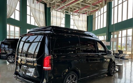 Mercedes-Benz V-Класс, 2023 год, 10 600 000 рублей, 2 фотография