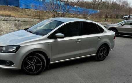 Volkswagen Polo VI (EU Market), 2012 год, 920 000 рублей, 2 фотография