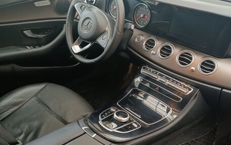 Mercedes-Benz E-Класс, 2016 год, 1 500 000 рублей, 15 фотография