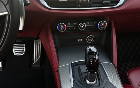 Alfa Romeo Stelvio, 2019 год, 3 100 000 рублей, 11 фотография