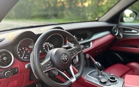 Alfa Romeo Stelvio, 2019 год, 3 100 000 рублей, 9 фотография