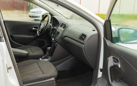 Volkswagen Polo VI (EU Market), 2017 год, 1 400 000 рублей, 13 фотография