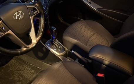 Hyundai Solaris II рестайлинг, 2015 год, 865 000 рублей, 8 фотография