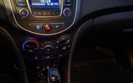 Hyundai Solaris II рестайлинг, 2015 год, 865 000 рублей, 12 фотография