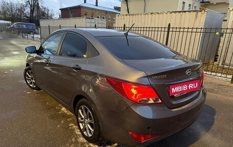 Hyundai Solaris II рестайлинг, 2015 год, 865 000 рублей, 16 фотография