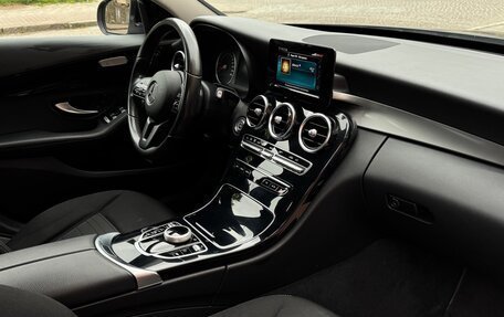 Mercedes-Benz C-Класс, 2018 год, 2 500 000 рублей, 15 фотография