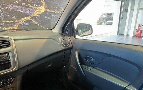 Renault Logan II, 2015 год, 712 500 рублей, 11 фотография