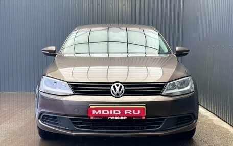 Volkswagen Jetta VI, 2011 год, 897 000 рублей, 2 фотография