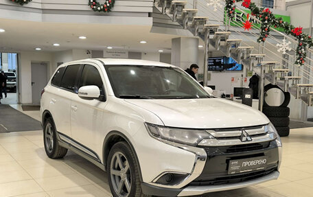 Mitsubishi Outlander III рестайлинг 3, 2015 год, 1 650 000 рублей, 7 фотография