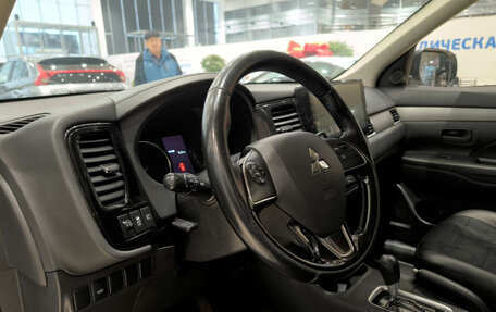 Mitsubishi Outlander III рестайлинг 3, 2015 год, 1 650 000 рублей, 20 фотография