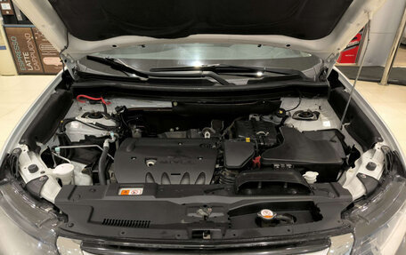 Mitsubishi Outlander III рестайлинг 3, 2015 год, 1 650 000 рублей, 13 фотография