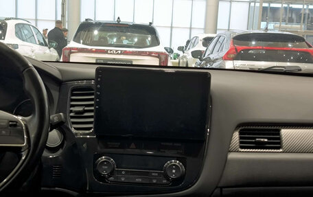 Mitsubishi Outlander III рестайлинг 3, 2015 год, 1 650 000 рублей, 19 фотография