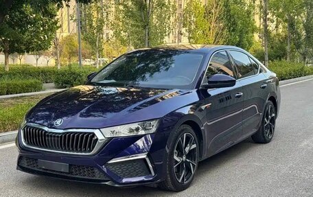 Skoda Octavia IV, 2022 год, 2 100 000 рублей, 1 фотография