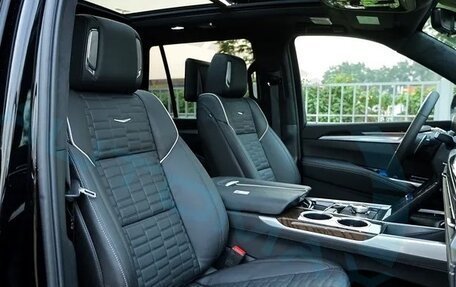 Cadillac Escalade V, 2025 год, 18 490 032 рублей, 17 фотография