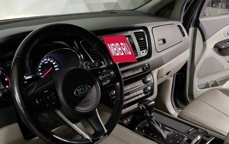 KIA Carnival III, 2017 год, 2 399 000 рублей, 16 фотография