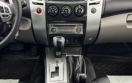 Mitsubishi Pajero Sport II рестайлинг, 2011 год, 1 650 000 рублей, 11 фотография