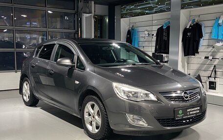 Opel Astra J, 2011 год, 650 000 рублей, 2 фотография