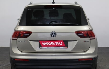 Volkswagen Tiguan II, 2018 год, 2 249 000 рублей, 5 фотография