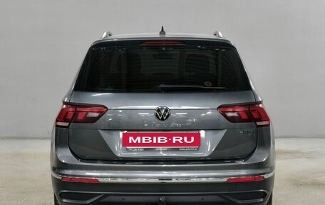 Volkswagen Tiguan II, 2021 год, 3 063 000 рублей, 6 фотография