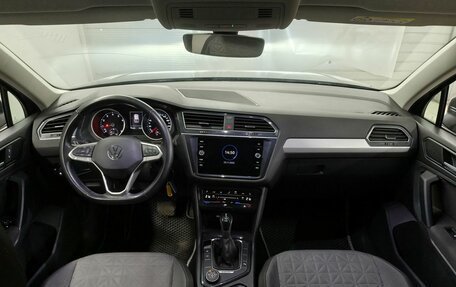 Volkswagen Tiguan II, 2021 год, 3 063 000 рублей, 13 фотография