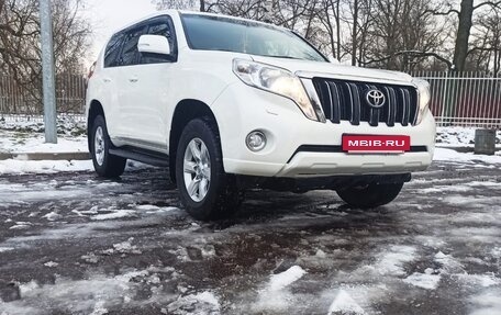 Toyota Land Cruiser Prado 150 рестайлинг 2, 2015 год, 3 290 000 рублей, 2 фотография