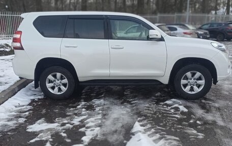 Toyota Land Cruiser Prado 150 рестайлинг 2, 2015 год, 3 290 000 рублей, 5 фотография