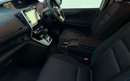 Nissan Serena IV, 2018 год, 2 350 000 рублей, 14 фотография