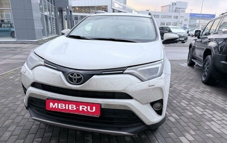 Toyota RAV4, 2017 год, 2 149 000 рублей, 5 фотография