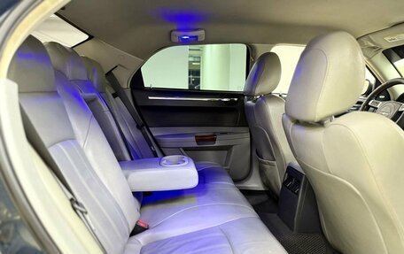 Chrysler 300C II, 2006 год, 698 000 рублей, 7 фотография