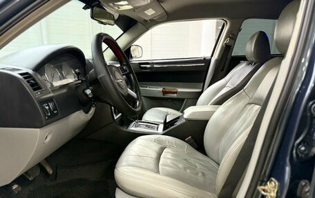 Chrysler 300C II, 2006 год, 698 000 рублей, 8 фотография