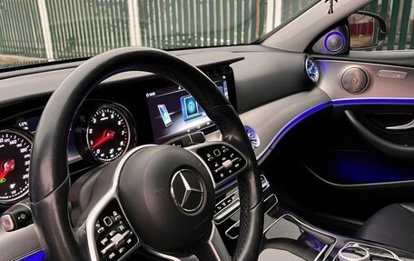 Mercedes-Benz E-Класс, 2018 год, 2 950 000 рублей, 3 фотография