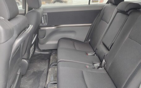 Toyota ISis I, 2011 год, 1 200 000 рублей, 13 фотография