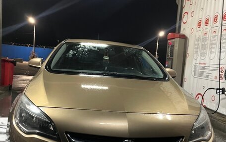 Opel Astra J, 2013 год, 725 000 рублей, 2 фотография