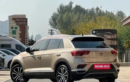 Volkswagen T-Roc I, 2021 год, 1 800 000 рублей, 3 фотография