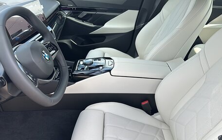 BMW 5 серия, 2025 год, 9 334 360 рублей, 10 фотография