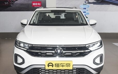 Volkswagen T-Roc I, 2021 год, 2 150 000 рублей, 2 фотография