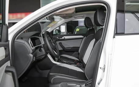 Volkswagen T-Roc I, 2021 год, 2 150 000 рублей, 20 фотография