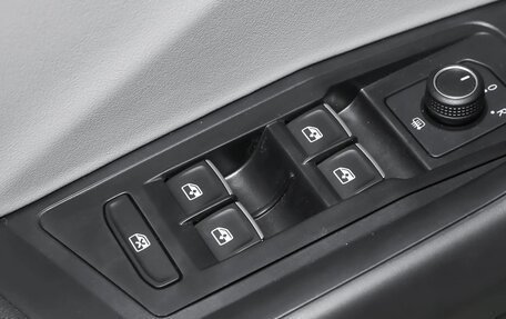 Volkswagen T-Roc I, 2021 год, 2 150 000 рублей, 26 фотография