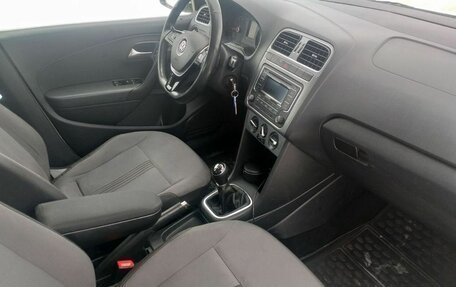 Volkswagen Polo VI (EU Market), 2016 год, 1 030 000 рублей, 3 фотография