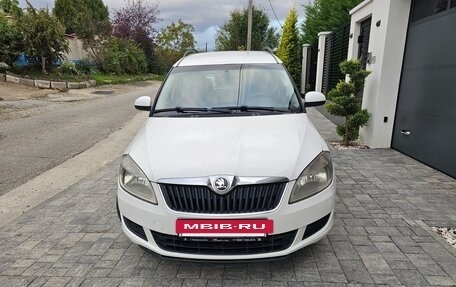 Skoda Roomster, 2014 год, 940 000 рублей, 2 фотография