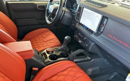 Ford Bronco, 2024 год, 11 000 000 рублей, 16 фотография