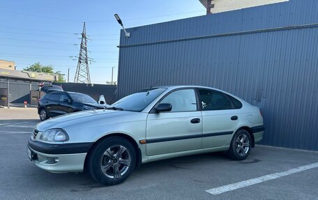 Toyota Avensis III рестайлинг, 1998 год, 349 000 рублей, 1 фотография