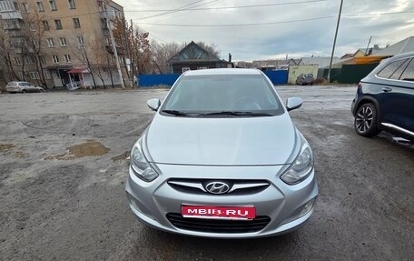 Hyundai Solaris II рестайлинг, 2011 год, 610 000 рублей, 1 фотография