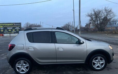 Renault Sandero II рестайлинг, 2016 год, 1 220 000 рублей, 2 фотография