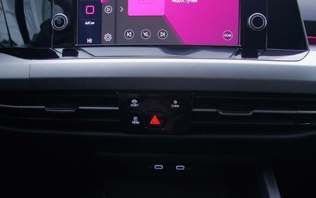 Volkswagen Golf VIII, 2021 год, 2 250 000 рублей, 18 фотография