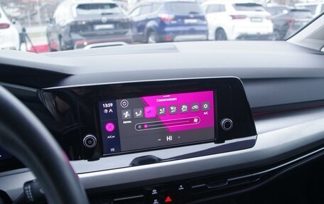 Volkswagen Golf VIII, 2021 год, 2 250 000 рублей, 17 фотография