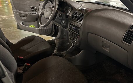 Hyundai Accent II, 2009 год, 650 000 рублей, 8 фотография