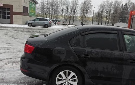 Volkswagen Jetta VI, 2013 год, 965 000 рублей, 2 фотография